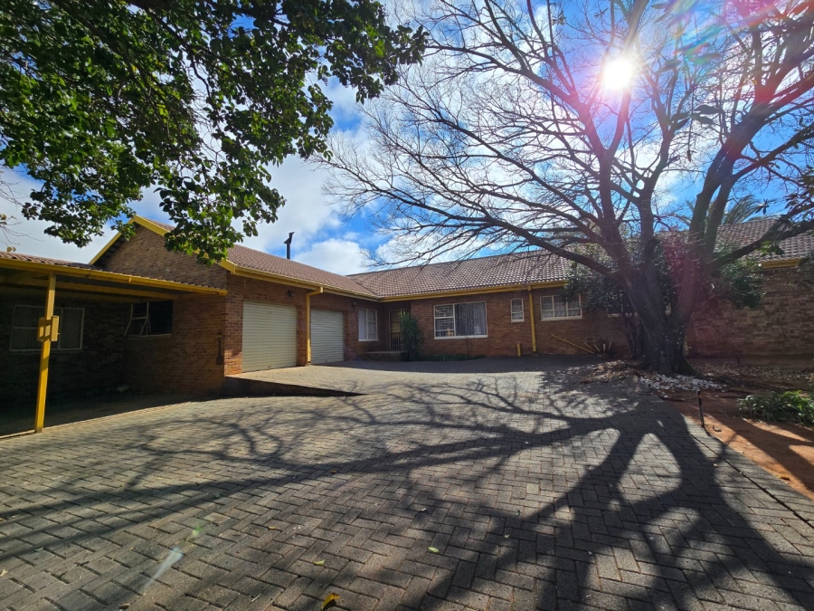 4 Bedroom Property for Sale in Universitas Ridge Free State